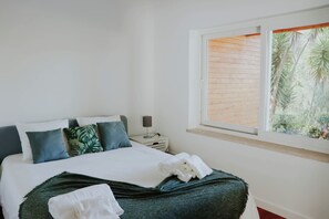 4 habitaciones, tabla de planchar con plancha, wifi y ropa de cama 