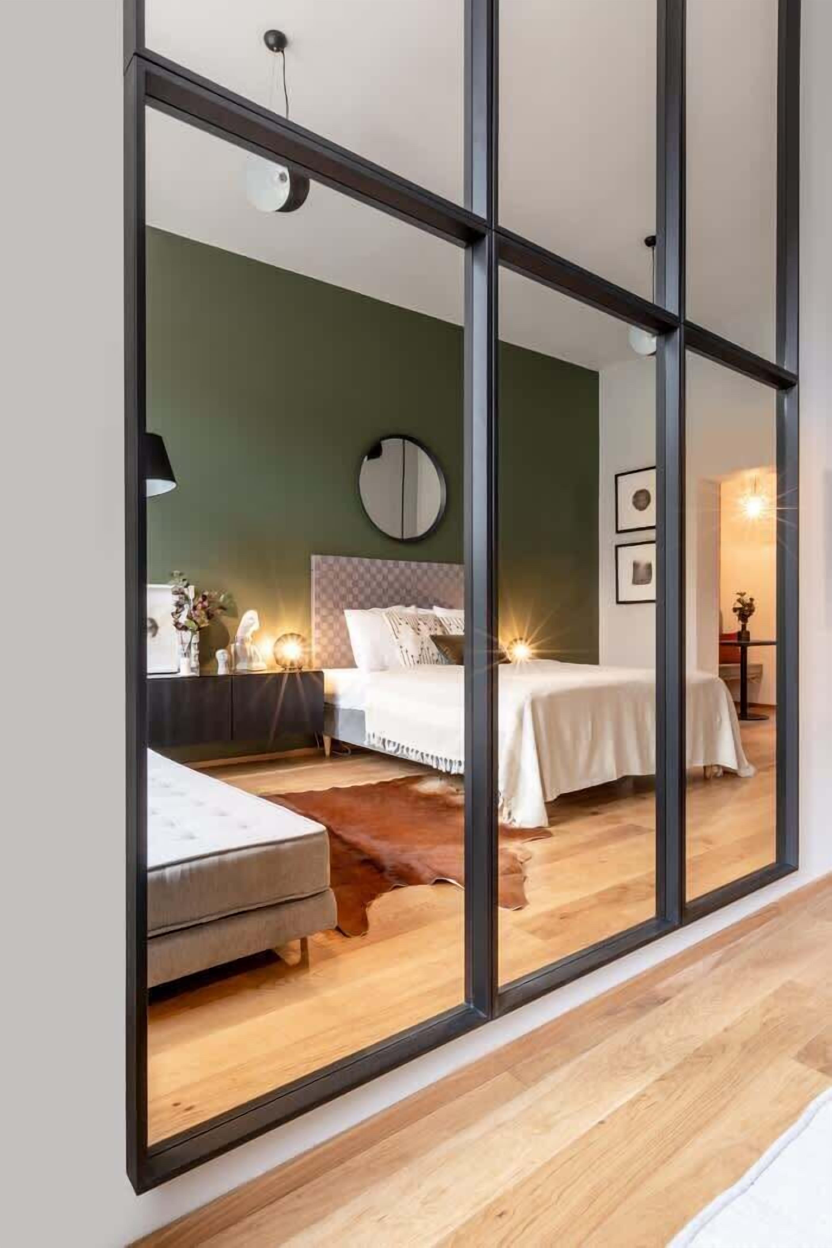 1 habitación, tabla de planchar con plancha, cuna de viaje y wifi 