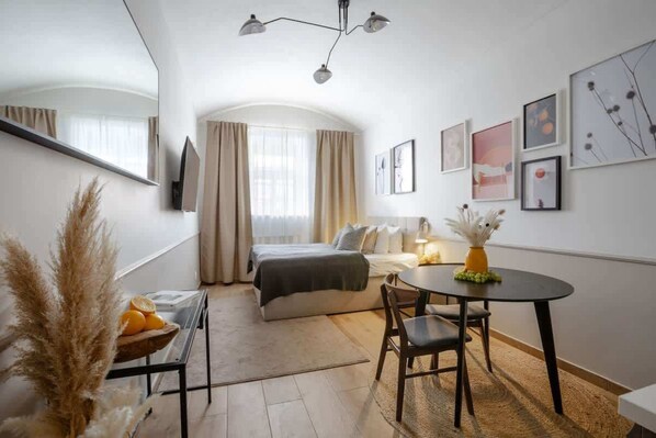 1 habitación, tabla de planchar con plancha, cuna de viaje y wifi 