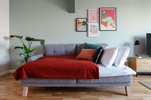 2 habitaciones, tabla de planchar con plancha, wifi y ropa de cama 