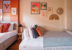 1 غرفة نوم ومكواة/لوح كي وواي فاي وملاءات أسرّة