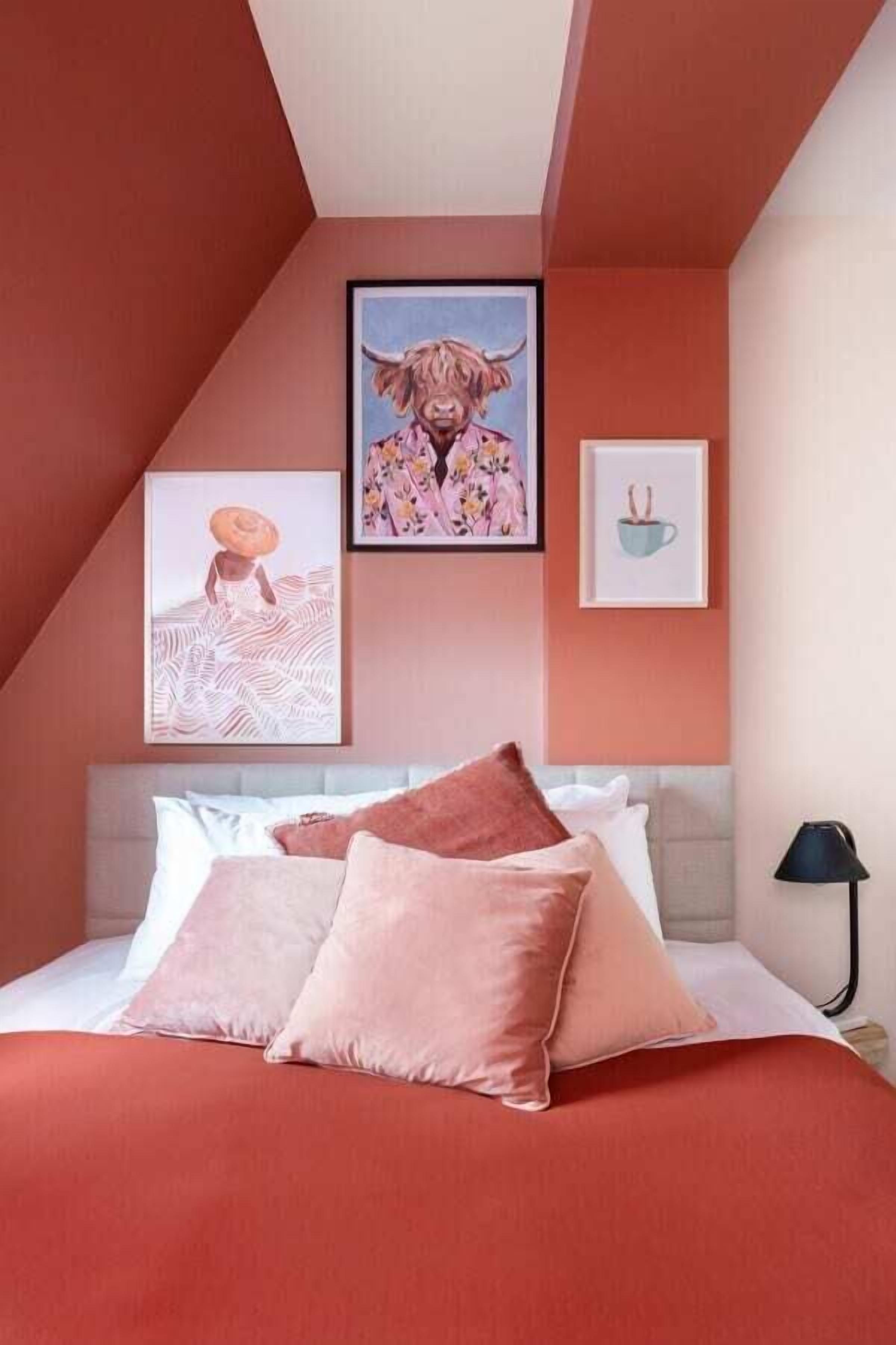 1 dormitorio, tabla de planchar con plancha, wifi y ropa de cama