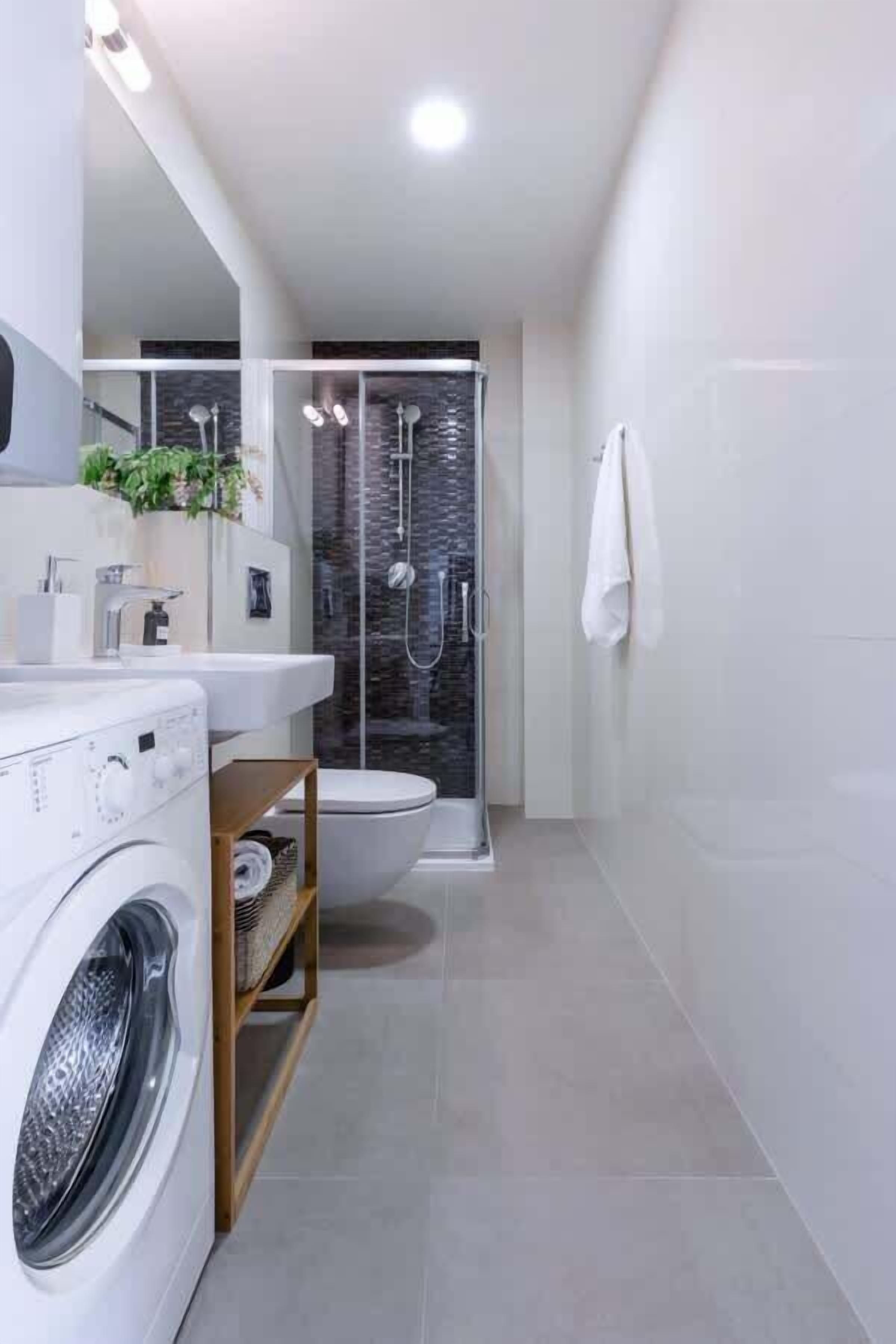 Dusche, Haartrockner, Shampoo