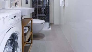 Dusche, Haartrockner, Shampoo
