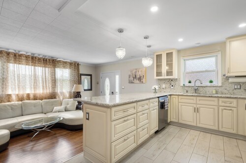 Lansdale: Work, Rest, Explore