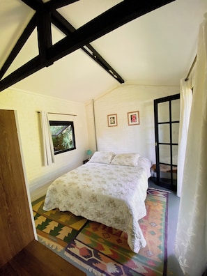 6 bedrooms, free WiFi, bed sheets, wheelchair access