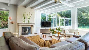 Presidential Bungalow, Hot Tub, Garden Area | Living area | Smart TV, Netflix, streaming services