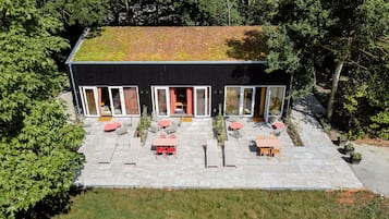 Leilighet – deluxe, terrasse, hageområde | Hageutsikt