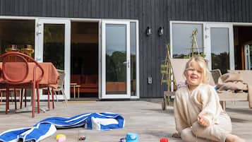 Leilighet – deluxe, 2 soverom, terrasse, hageutsikt | Terrasse/patio