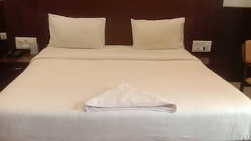 1 bedroom, individually furnished, desk, bed sheets