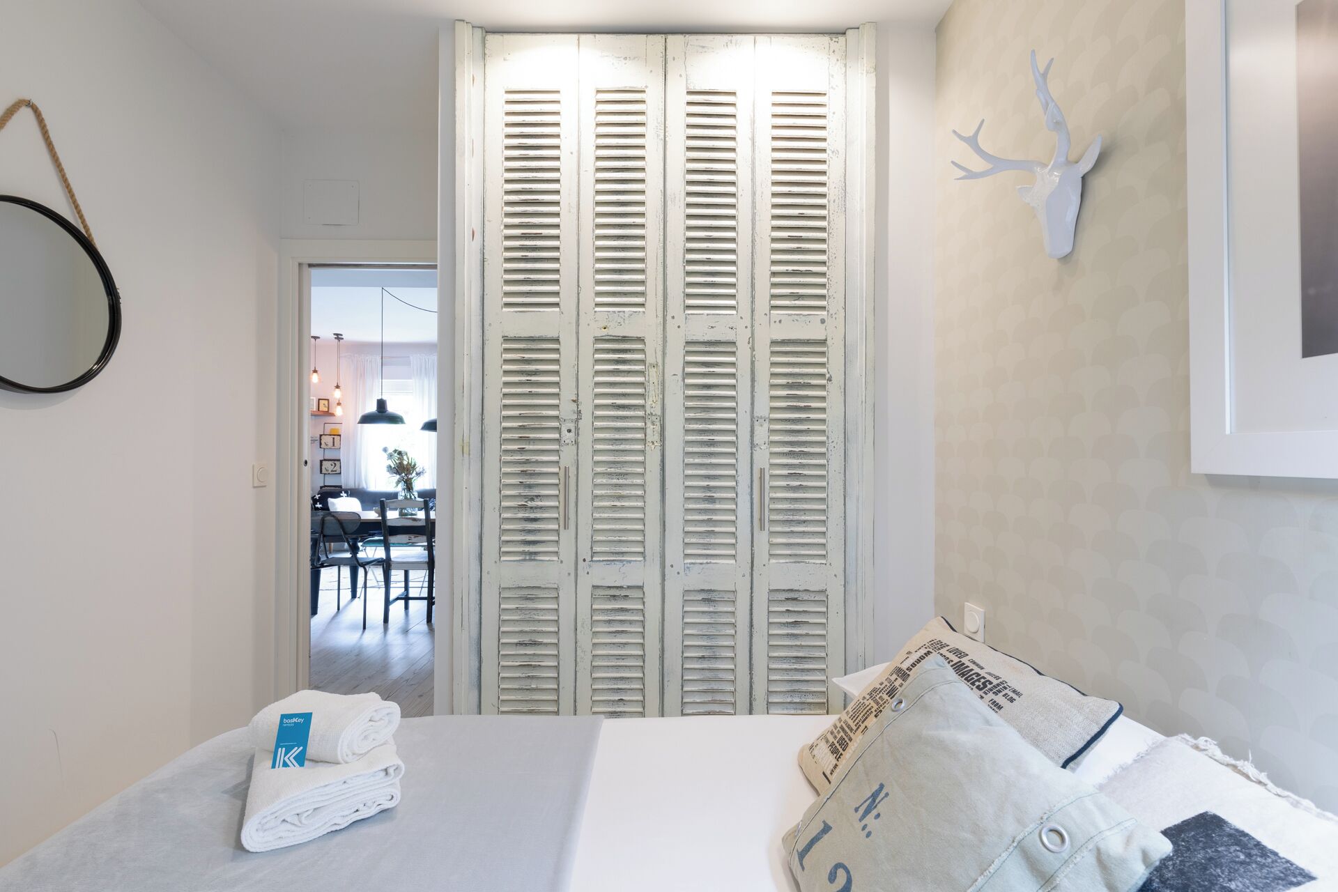 2 habitaciones, tabla de planchar con plancha, wifi y ropa de cama 