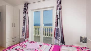 Apartamento família, 3 quartos (Seaview House Helena - Apartment 1) | Vista do quarto