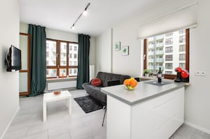 Deluxe Διαμέρισμα | Υποαλλεργικά κλινοσκεπάσματα, χώρος εργασίας για λάπτοπ 