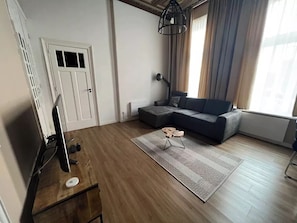 Living area - Beautiful 1 bedroom apartment in city centre (ZH)