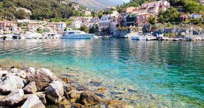 APARTMENT 5 PLACES IN RESORT COMPLETE WITH EVERYTHING