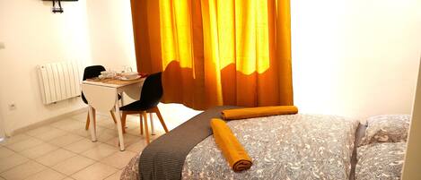 1 soverom, strykejern/-brett, wi-fi og sengetøy