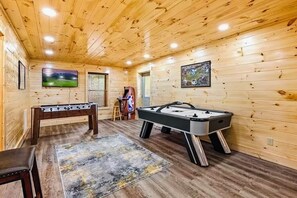 Spielezimmer