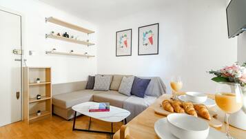 City Apartment | Living area