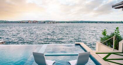 Above Vista del Faro I Lakefront Lake LBJ l Pool&Spa I Luxury I Family Fun