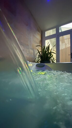 Romantisch appartement, bubbelbad | Privéspabad