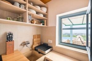 Kühlschrank, Ofen, Herdplatte, Geschirrspüler