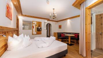 Familien-Suite | 1 Schlafzimmer, Babybetten, kostenloses WLAN, Bettwäsche