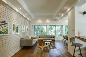 Interior - Country Vibes in Tel-Aviv by Sea N' Rent (Tel Aviv)