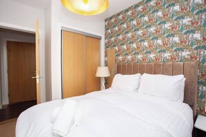 1 chambre, fer et planche Ă repasser, Wi-Fi, draps fournis