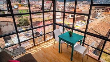 Panoramic Apartment | Premium bedding, down comforters, Select Comfort beds, in-room safe