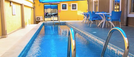 Kolam renang terbuka