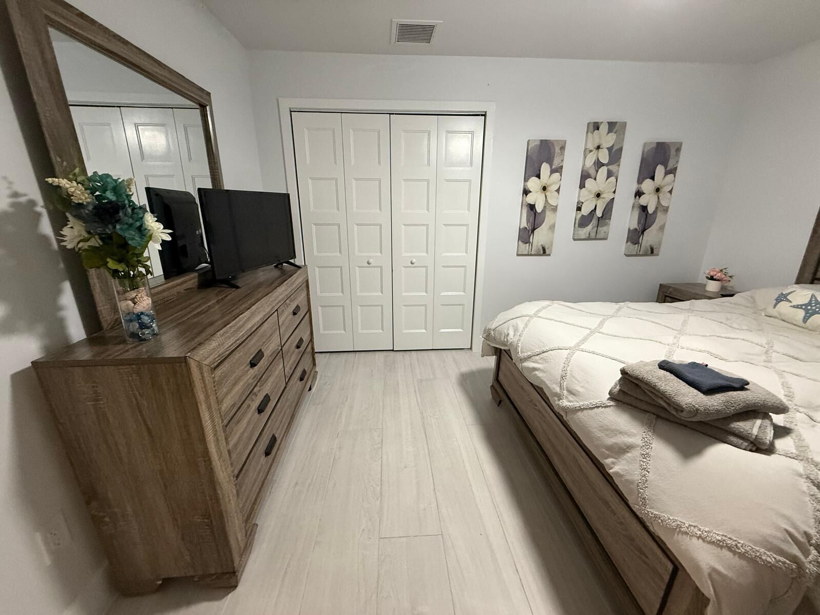 3 bedrooms, WiFi, bed sheets