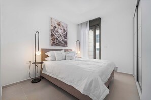 2 bedrooms, iron/ironing board, travel cot, WiFi