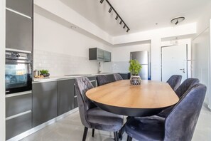 Dining - Stylish 2 Bedroom In City Center (Jerusalem)