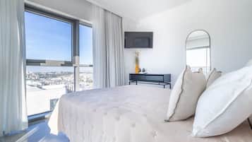 2 makuuhuonetta, silitysrauta/-lauta, vauvan matkasänky, Wi-Fi