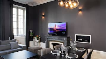 Appartement Gustave | Living area | Flat-screen TV, Netflix, streaming services