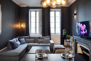 Appartement Gustave | Living area | Flat-screen TV, Netflix, streaming services