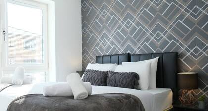 Prime Location 4 Bedroom 3.5 Bath House - Sleeps 8