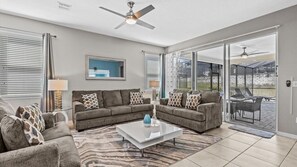 Living area - New Home 7 Bed Solara Resort Private Pool/spa 7 Bedroom Home by RedAwning (Kissimmee)