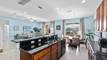 House, Multiple Bedrooms | Private kitchen | Microwave, dishwasher