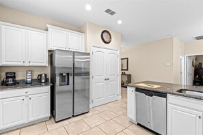 House, 5 Bedrooms | Private kitchen - Fun In The Sun 5 Bed 5 Bath - Pool Near Disney 5 Bedroom Home by RedAwning (Davenport)