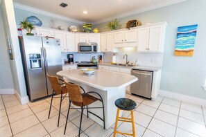 Fridge, microwave, oven, dishwasher - Lake View, Community Pool, Short Walk to Beach Access (Santa Rosa Beach)