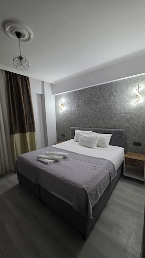 Standard Double Room | Desk, laptop workspace, free WiFi - AKS Royal Otel (Amasya)