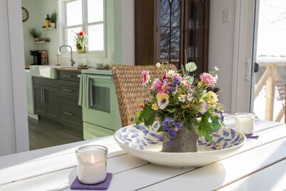 Luxury Farmstaycation - The Moose River Cottage at Lindsay Lake Farms