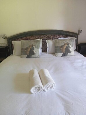 9 bedrooms, iron/ironing board, WiFi, bed sheets