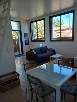 Living area - Appartement Face à la Mer- Hyères Plage-50m2 (Hyères)