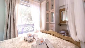 Deluxe Suite | Egyptian cotton sheets, premium bedding, down comforters, pillowtop beds