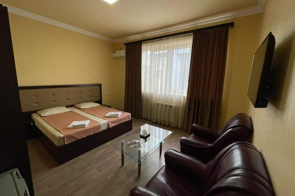 Habitación Confort con 1 cama matrimonial o 2 individuales | 1 habitación y wifi gratis