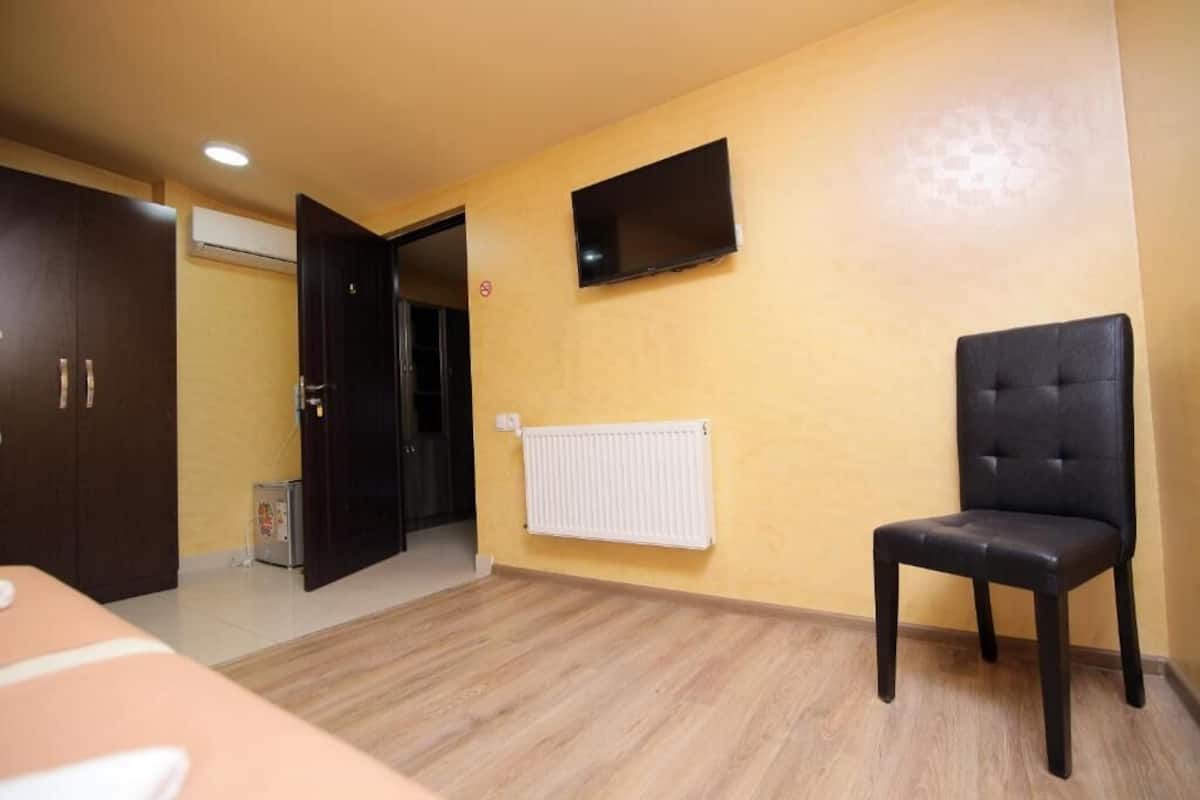 Habitación básica doble | 1 habitación y wifi gratis