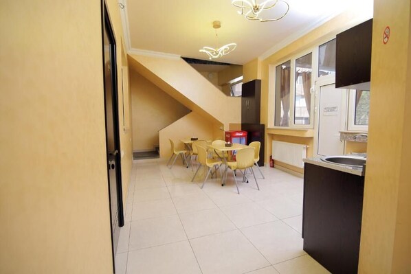 Exterior - MBM HOTEL YEREVAN (Yerevan)