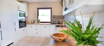 Comfortable holiday home, sauna + hot tub included